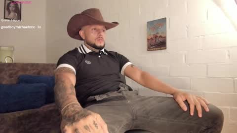 Snapshot of _emilio_escobar chatting on September 13, 2025, 4:23 am Emilio online show from September 13, 2025, 4:23 am