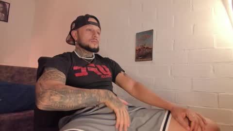 Snapshot of _emilio_escobar chatting on October 7, 2025, 9:28 am Emilio online show from October 7, 2025, 9:28 am