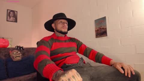 Snapshot of _emilio_escobar chatting on October 13, 2025, 9:31 am Emilio online show from October 13, 2025, 9:31 am