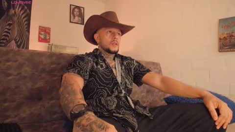 Snapshot of _emilio_escobar chatting on November 29, 2025, 10:18 am Emilio online show from November 29, 2025, 10:18 am