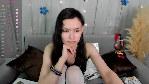 _emily__strike_ online show from December 13, 2024, 12:17 pm