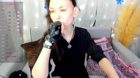 _emily__strike_ online show from December 30, 2024, 9:37 am