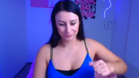 Snapshot of _emma_lay chatting on October 31, 2025, 12:50 pm Emma online show from October 31, 2025, 12:50 pm