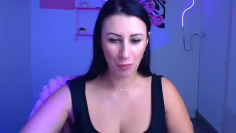 Snapshot of _emma_lay chatting on November 7, 2025, 1:22 pm Emma online show from November 7, 2025, 1:22 pm