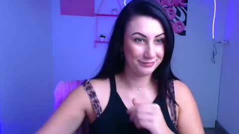 Snapshot of _emma_lay chatting on November 28, 2025, 12:41 pm Emma online show from November 28, 2025, 12:41 pm