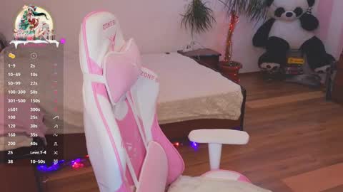 Snapshot of _evellyn_ chatting on December 22, 2024, 5:34 am Evie online show from December 22, 2024, 5:34 am