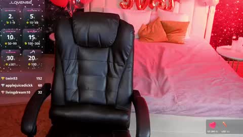 Snapshot of _f_r_a_u_ chatting on March 8, 2025, 7:05 am F R A U online show from March 8, 2025, 7:05 am