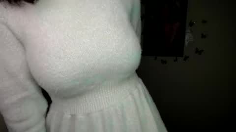 Snapshot of _foxy_lady chatting on October 9, 2025, 6:22 am Alice online show from October 9, 2025, 6:22 am