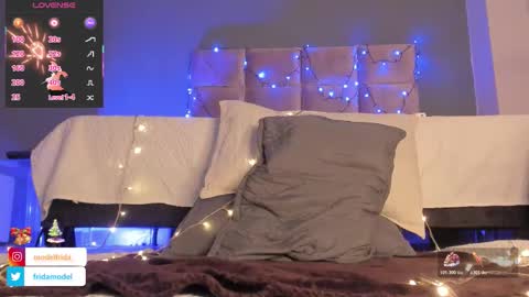 Snapshot of _frida_1 chatting on December 4, 2025, 1:20 pm Frida online show from December 4, 2025, 1:20 pm