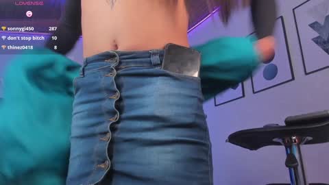 Snapshot of _giarose chatting on January 29, 2025, 9:39 pm Gia Rose online show from January 29, 2025, 9:39 pm