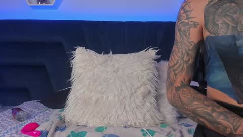 Snapshot of _giarose chatting on February 7, 2025, 1:36 am Gia Rose online show from February 7, 2025, 1:36 am