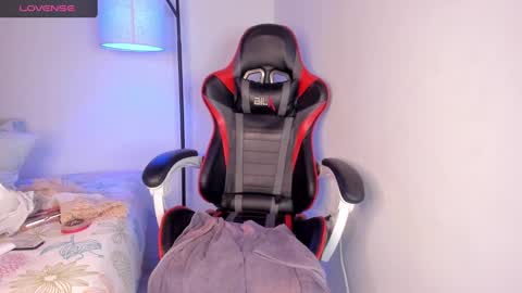 Snapshot of _giovaa_ chatting on January 25, 2025, 11:00 pm G I O V A online show from January 25, 2025, 11:00 pm