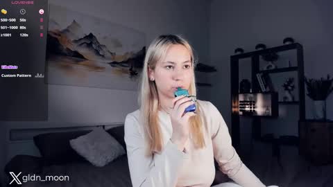 Rina online show from March 7, 2025, 10:43 pm