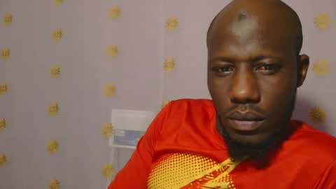 Snapshot of _hairlyboy chatting on November 6, 2025, 11:37 pm _hairlyboy online show from November 6, 2025, 11:37 pm