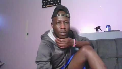 Snapshot of _hairlyboy chatting on November 8, 2025, 2:28 pm _hairlyboy online show from November 8, 2025, 2:28 pm