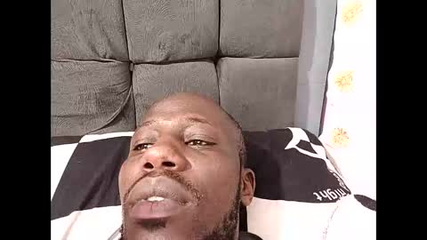 Snapshot of _hairlyboy chatting on November 9, 2025, 9:51 am _hairlyboy online show from November 9, 2025, 9:51 am