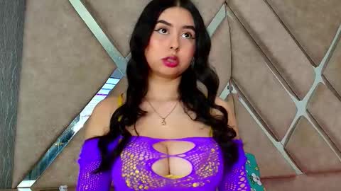 _hannahst online show from November 21, 2025, 2:32 am