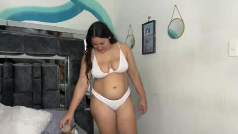 Snapshot of _hells_bells chatting on November 26, 2025, 1:45 pm Sam and MIke online show from November 26, 2025, 1:45 pm