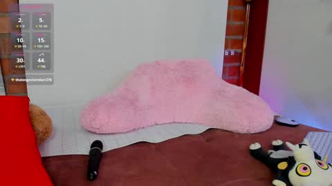 _hottie__ online show from December 3, 2024, 11:46 pm