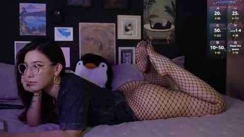 Snapshot of _irene97 chatting on September 9, 2025, 12:43 am Irene online show from September 9, 2025, 12:43 am