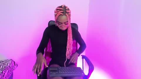 Snapshot of _itsbrit chatting on December 4, 2025, 12:53 am Brit online show from December 4, 2025, 12:53 am