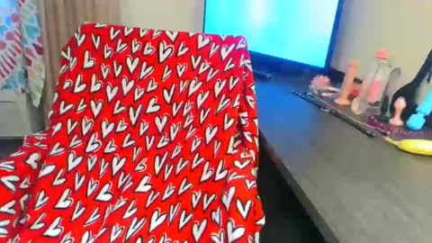 Snapshot of _ittybitty chatting on January 12, 2025, 1:05 pm  ittybitty online show from January 12, 2025, 1:05 pm