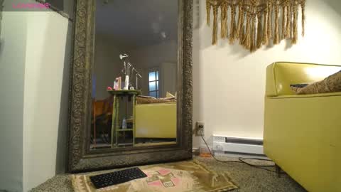 Snapshot of _ittybitty chatting on February 28, 2025, 1:47 am  ittybitty online show from February 28, 2025, 1:47 am