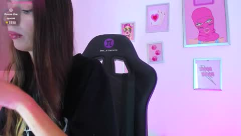 Snapshot of _ivanna_volk chatting on October 13, 2025, 1:05 am Ivanna online show from October 13, 2025, 1:05 am