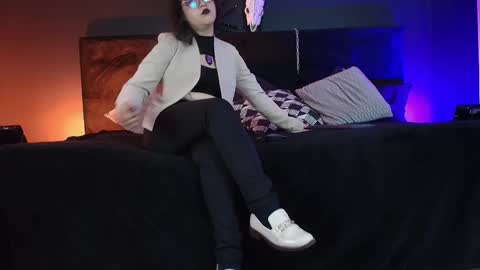 Miss Jade online show from October 25, 2025, 12:02 pm