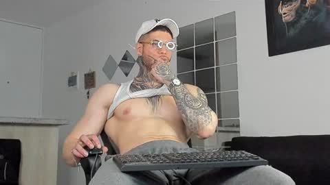 Snapshot of _jamesleandros chatting on January 31, 2025, 2:04 am jeison online show from January 31, 2025, 2:04 am