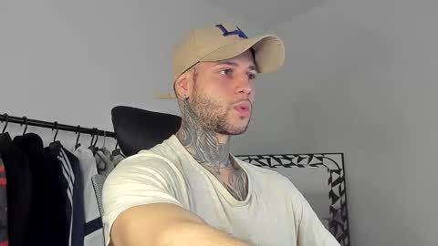 Snapshot of _jamesleandros chatting on October 23, 2025, 12:54 am jeison online show from October 23, 2025, 12:54 am