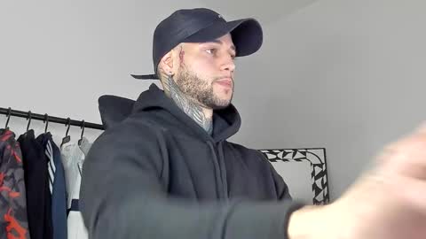 Snapshot of _jamesleandros chatting on November 4, 2025, 1:48 am jeison online show from November 4, 2025, 1:48 am