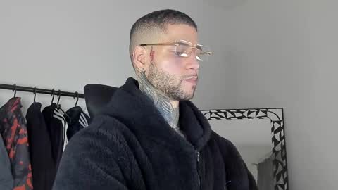 Snapshot of _jamesleandros chatting on November 9, 2025, 2:10 am jeison online show from November 9, 2025, 2:10 am