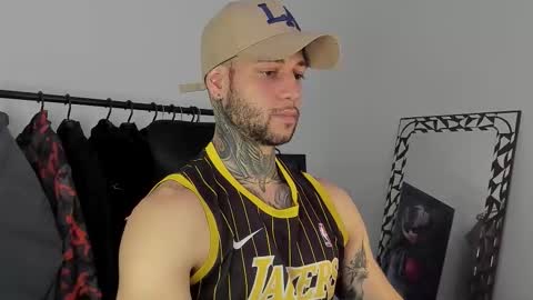 Snapshot of _jamesleandros chatting on November 14, 2025, 8:07 pm jeison online show from November 14, 2025, 8:07 pm