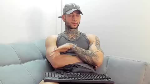 Snapshot of _jamesleandros chatting on November 17, 2025, 5:41 pm jeison online show from November 17, 2025, 5:41 pm