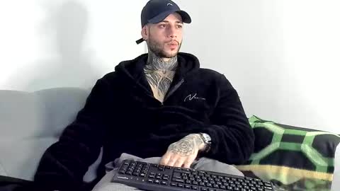 Snapshot of _jamesleandros chatting on November 29, 2025, 2:03 am jeison online show from November 29, 2025, 2:03 am