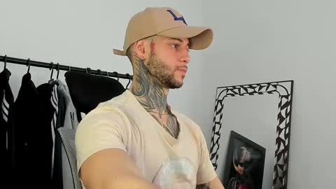 Snapshot of _jamesleandros chatting on December 13, 2025, 7:53 pm jeison online show from December 13, 2025, 7:53 pm