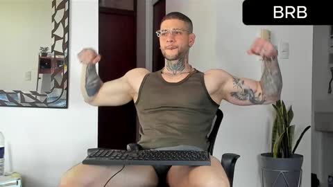 Snapshot of _jamesleandros chatting on December 14, 2025, 7:40 pm jeison online show from December 14, 2025, 7:40 pm