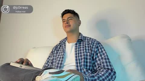 Snapshot of _juanes__ chatting on December 3, 2024, 11:35 pm _juanes__ online show from December 3, 2024, 11:35 pm