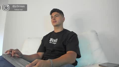 Snapshot of _juanes__ chatting on December 4, 2024, 3:21 pm _juanes__ online show from December 4, 2024, 3:21 pm