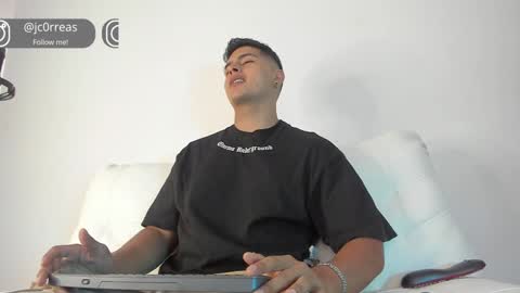 Snapshot of _juanes__ chatting on December 13, 2024, 3:32 pm _juanes__ online show from December 13, 2024, 3:32 pm