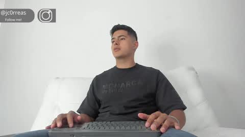 Snapshot of _juanes__ chatting on December 15, 2024, 2:59 pm _juanes__ online show from December 15, 2024, 2:59 pm