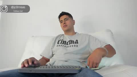 Snapshot of _juanes__ chatting on December 16, 2024, 3:11 pm _juanes__ online show from December 16, 2024, 3:11 pm