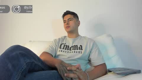 Snapshot of _juanes__ chatting on December 16, 2024, 6:38 pm _juanes__ online show from December 16, 2024, 6:38 pm