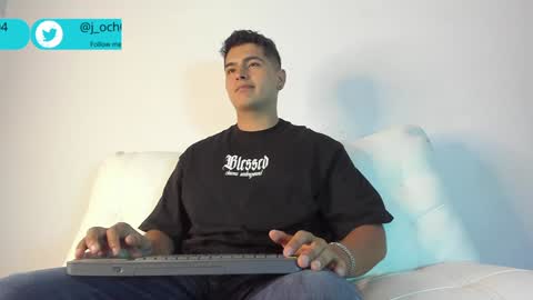 Snapshot of _juanes__ chatting on December 17, 2024, 9:16 pm _juanes__ online show from December 17, 2024, 9:16 pm