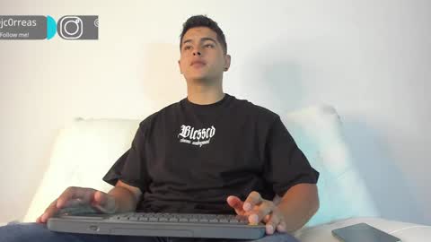 Snapshot of _juanes__ chatting on December 19, 2024, 3:41 pm _juanes__ online show from December 19, 2024, 3:41 pm