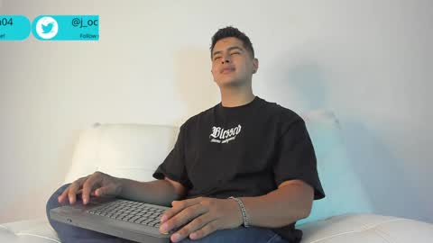 Snapshot of _juanes__ chatting on December 19, 2024, 6:45 pm _juanes__ online show from December 19, 2024, 6:45 pm