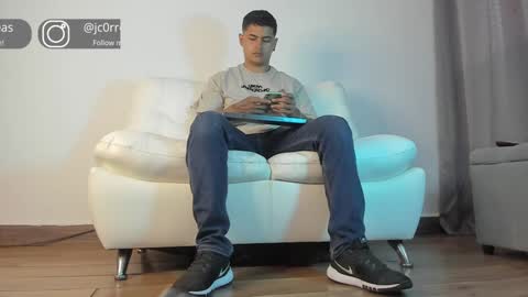 Snapshot of _juanes__ chatting on January 7, 2025, 7:17 pm _juanes__ online show from January 7, 2025, 7:17 pm