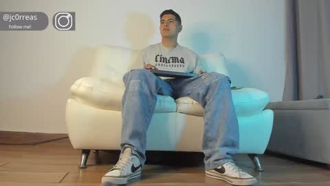 Snapshot of _juanes__ chatting on January 10, 2025, 11:50 pm _juanes__ online show from January 10, 2025, 11:50 pm