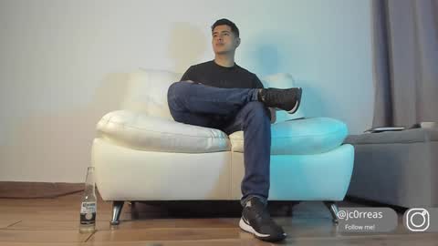 Snapshot of _juanes__ chatting on January 12, 2025, 1:32 am _juanes__ online show from January 12, 2025, 1:32 am